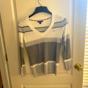 Tommy Hilfiger light sweaters. 4 for 20$